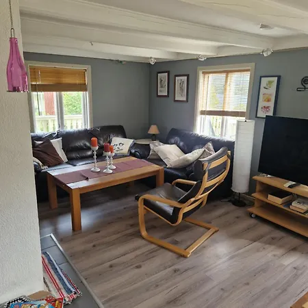 Asenfjord, Ved Sjoen * Hopla