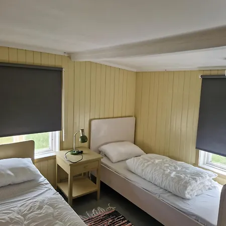 Asenfjord, Ved Sjoen * Hopla