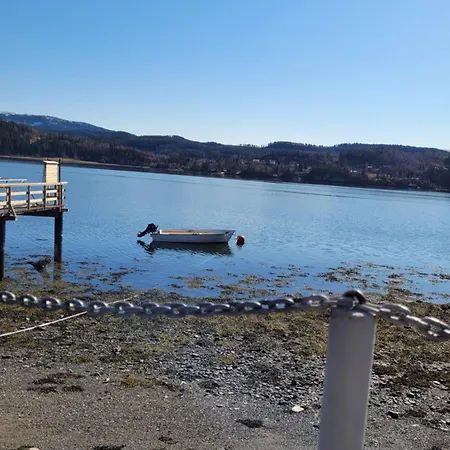 Nyaraló Asenfjord, Ved Sjoen *
